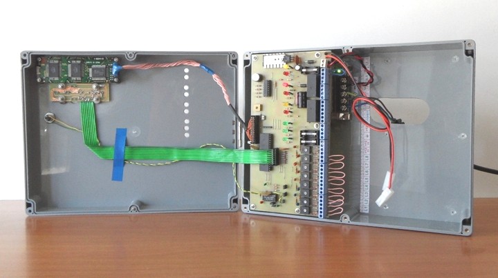 8 Zone Control Panel inside view