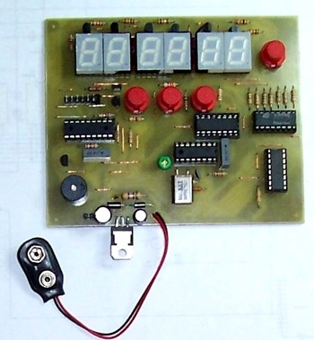 DIY Digital Clock with PIC microcontroller